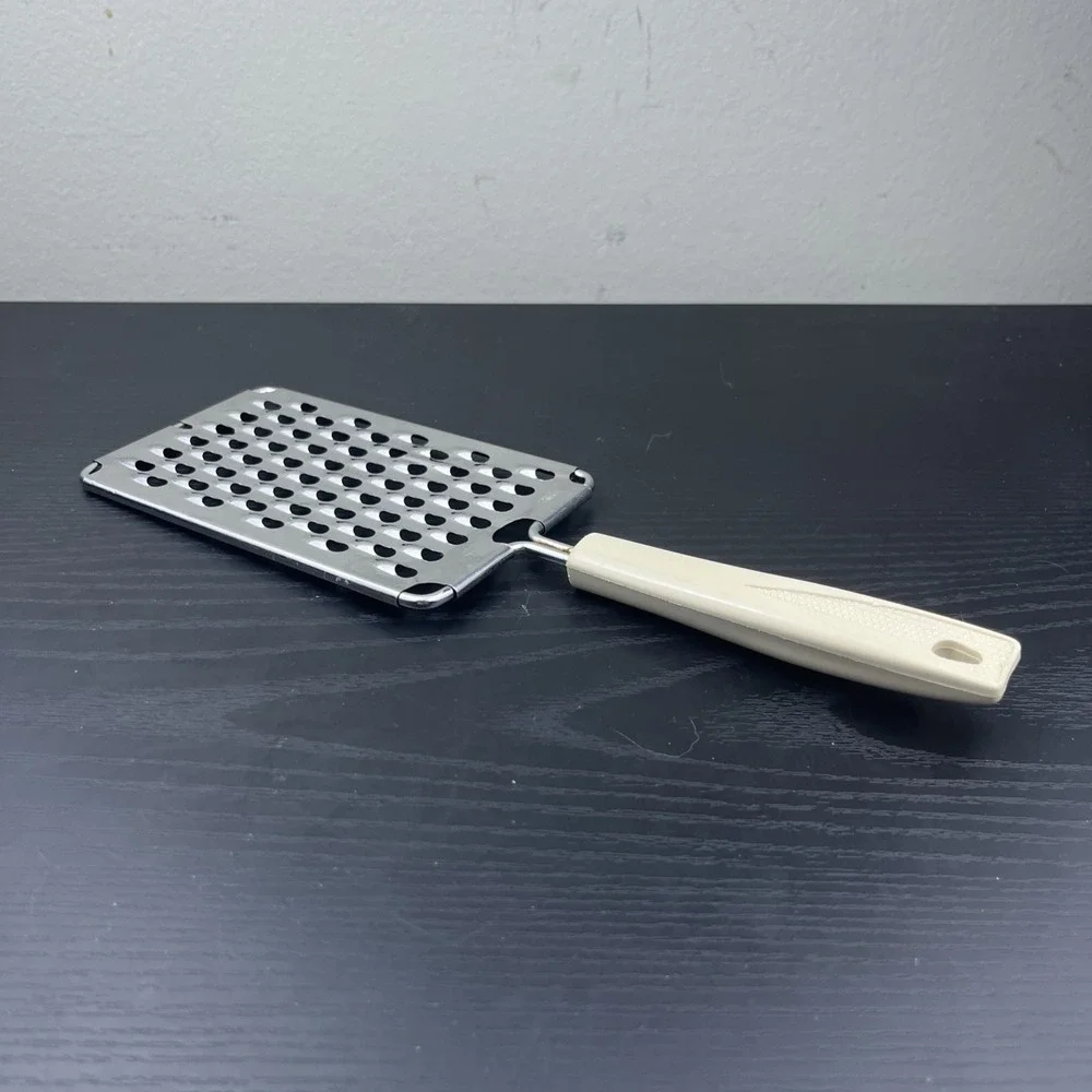 Vintage MCM EKCO Hand Grater 11